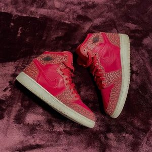 Red Jordan ones size 6 for kids.